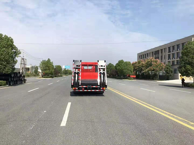 國六重汽王牌單橋黃牌平板運(yùn)輸車