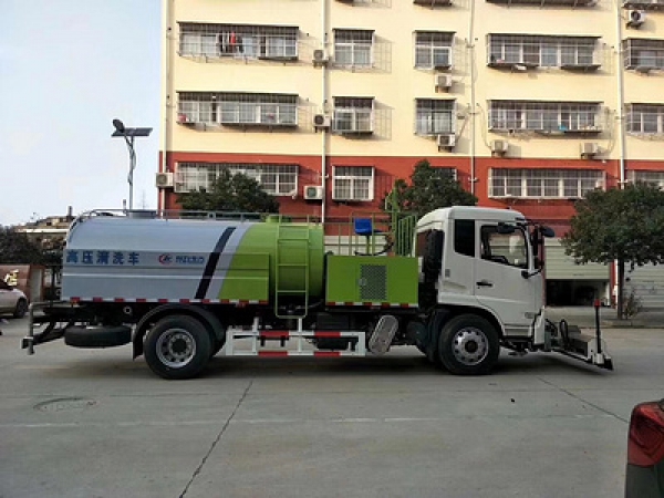 東風(fēng)天錦國六路面高壓清洗車